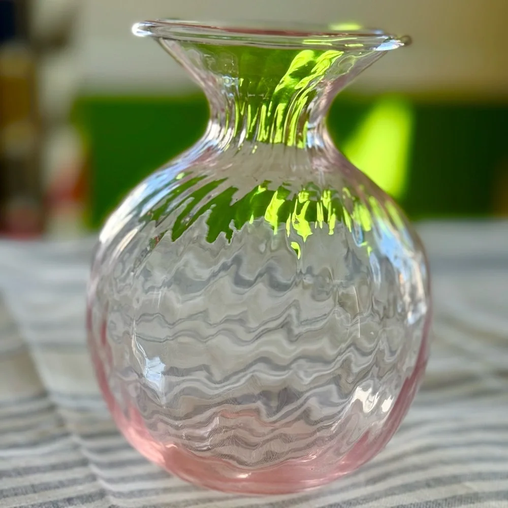 Vintage Powder Pink Swirl Glass Vase - Picture 2 of 6